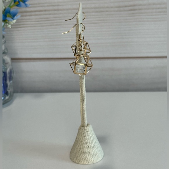 Handmade Dangling Jewels Earrings - Picture 7 of 8